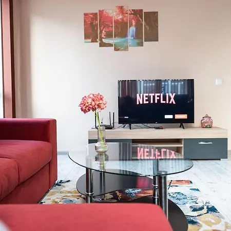 Modern & Bright 1bd Near Main Square