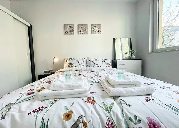 Modern & Bright 1bd Near Main Square * Пловдив