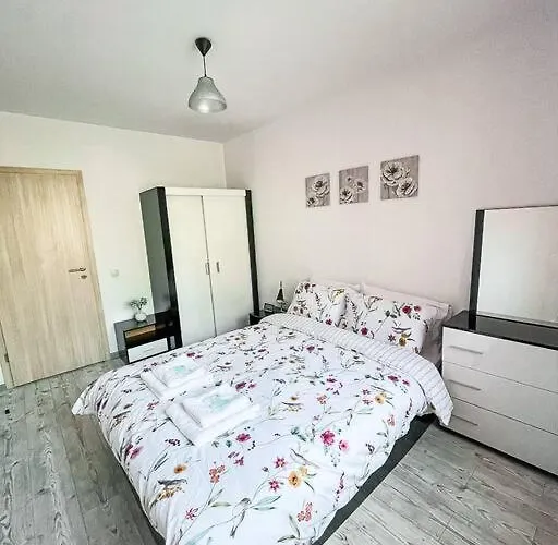 Modern & Bright 1bd Near Main Square * Пловдив