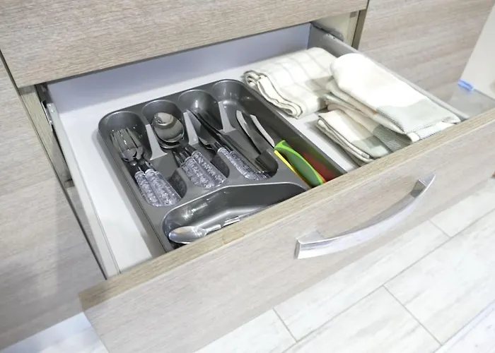 Апартаменти Modern & Bright 1bd Near Main Square