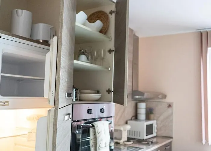 Modern & Bright 1bd Near Main Square Апартаменти Пловдив