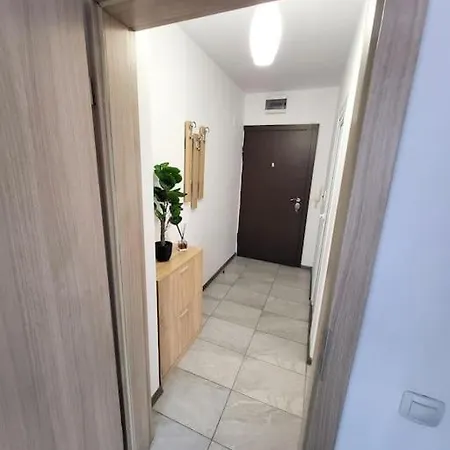 Modern & Bright 1bd Near Main Square 아파트