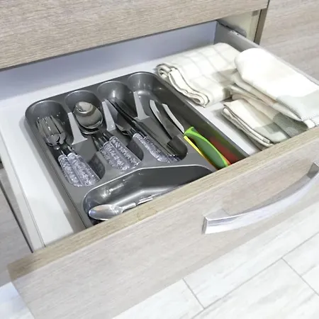 아파트 Modern & Bright 1bd Near Main Square