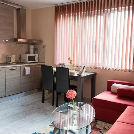 Modern & Bright 1bd Near Main Square 아파트
