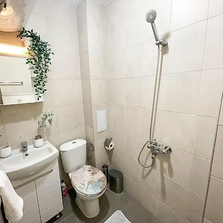 Modern & Bright 1bd Near Main Square 아파트